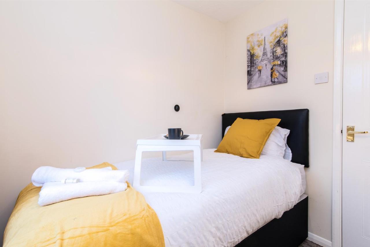 Coventry- Perchfoot 3 Bedroom Contractor And Pet-Friendly Spacious House By Sublime Stays Dış mekan fotoğraf